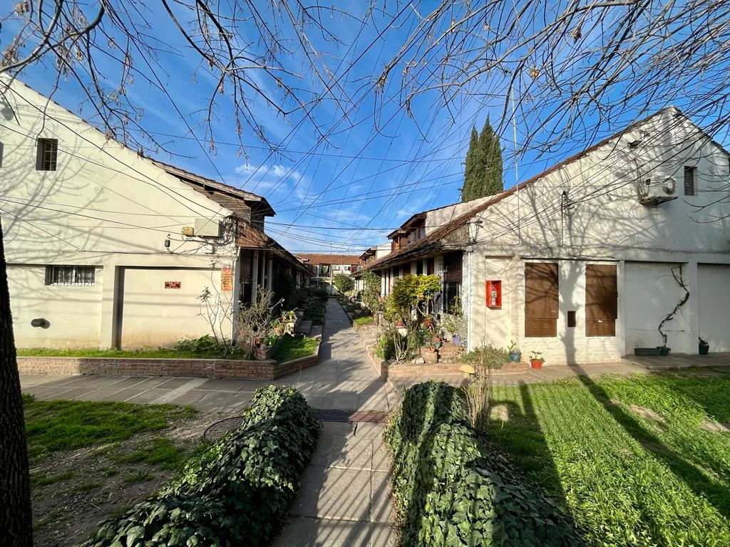 Casa en Castelar Norte — foto 2